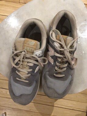 New Balance Gray and blue Casuel Sneaker Size 8.5